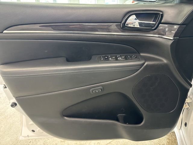 Used 2019 Jeep Grand Cherokee Overland w/ Jeep Active Safety Group image 20