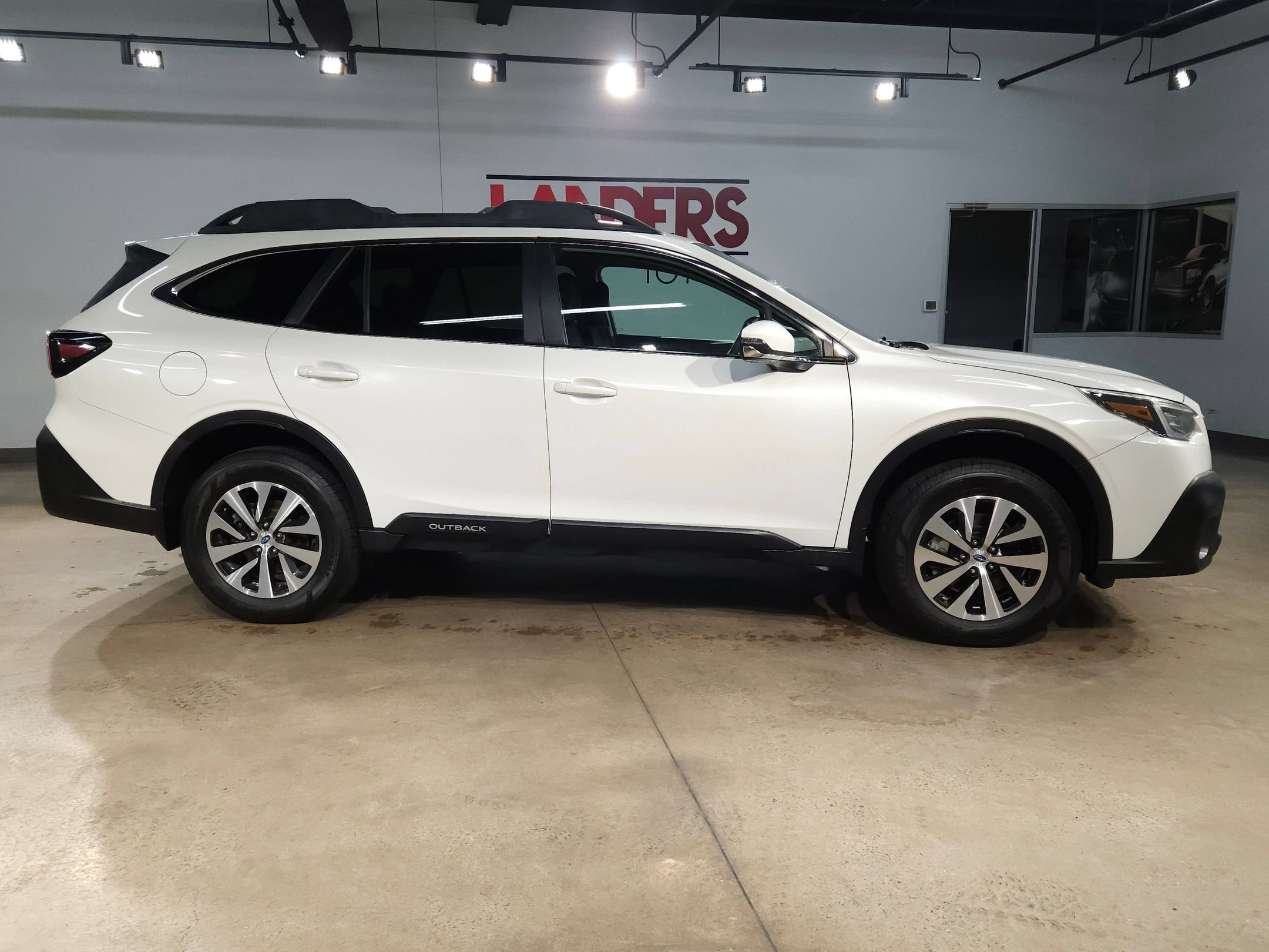 Used 2020 Subaru Outback Premium AWD/4WD image 8