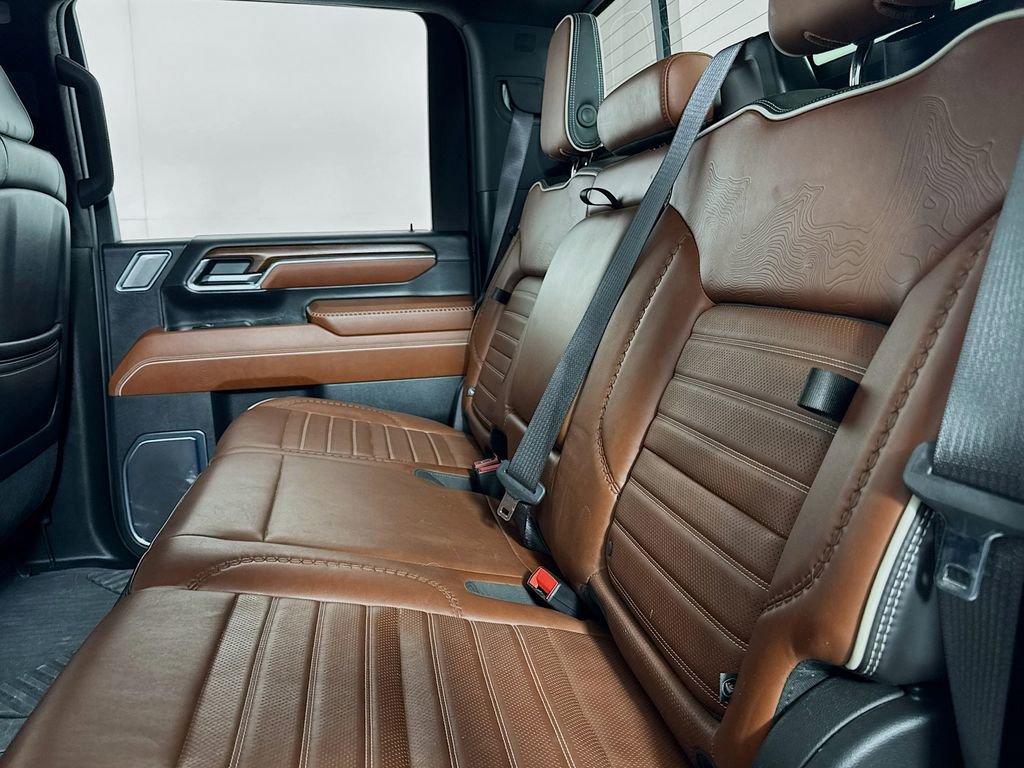 Used 2024 GMC Sierra 3500 Denali Ultimate AWD/4WD image 13