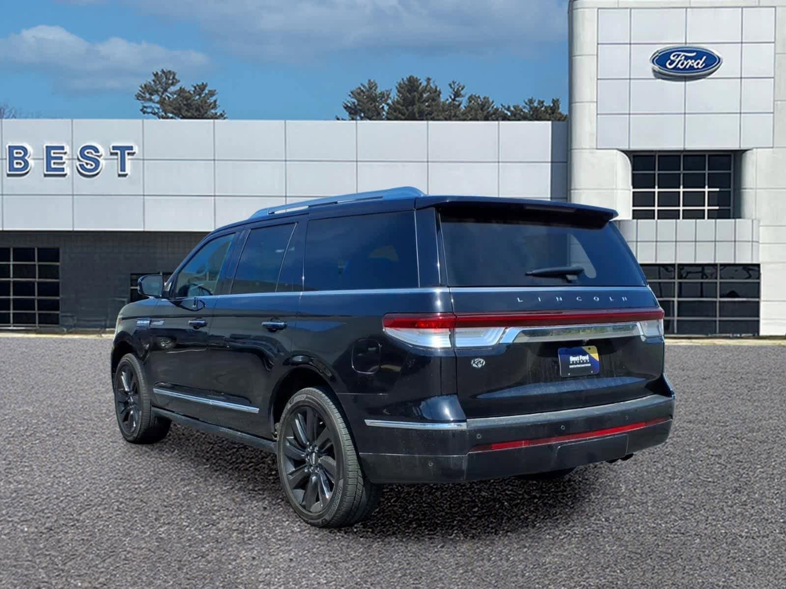 Used 2023 Lincoln Navigator Reserve AWD/4WD image 7