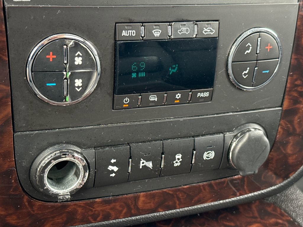 Used 2014 GMC Sierra 2500 Denali w/ Suspension Package, Off-Road image 22