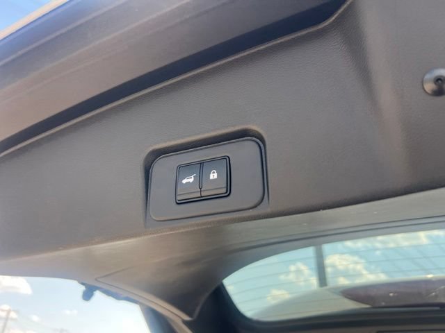 Used 2024 Nissan Rogue SV FWD image 17