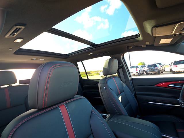Used 2025 Chevrolet Traverse RS w/ LPO, Floor Liner Package FWD image 12