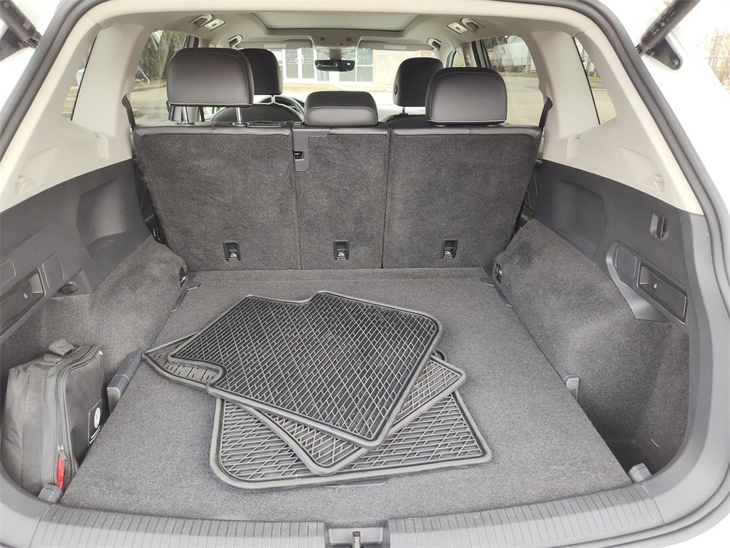 Used 2022 Volkswagen Tiguan SE image 9