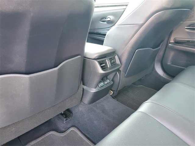 Used 2024 Lexus ES 300h w/ Premium Package image 10