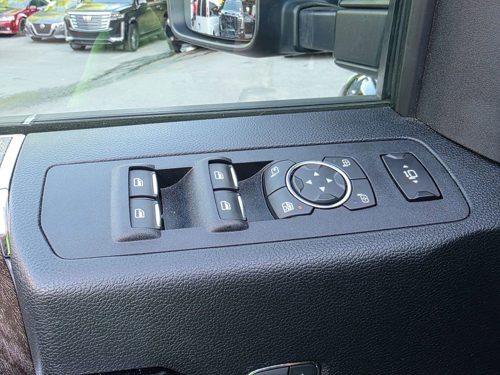 Used 2019 Ford F250 Lariat w/ Lariat Ultimate Package AWD/4WD image 26