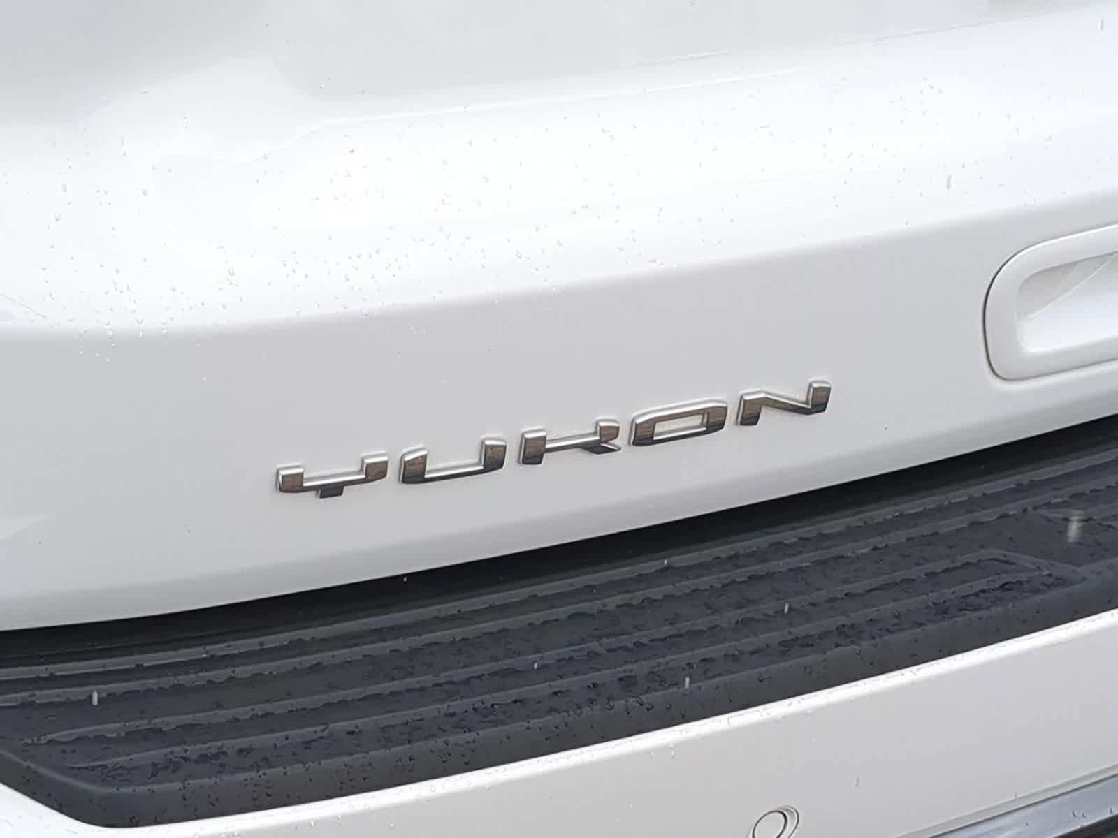 Used 2025 GMC Yukon AT4 w/ AT4 Premium Package AWD/4WD image 13