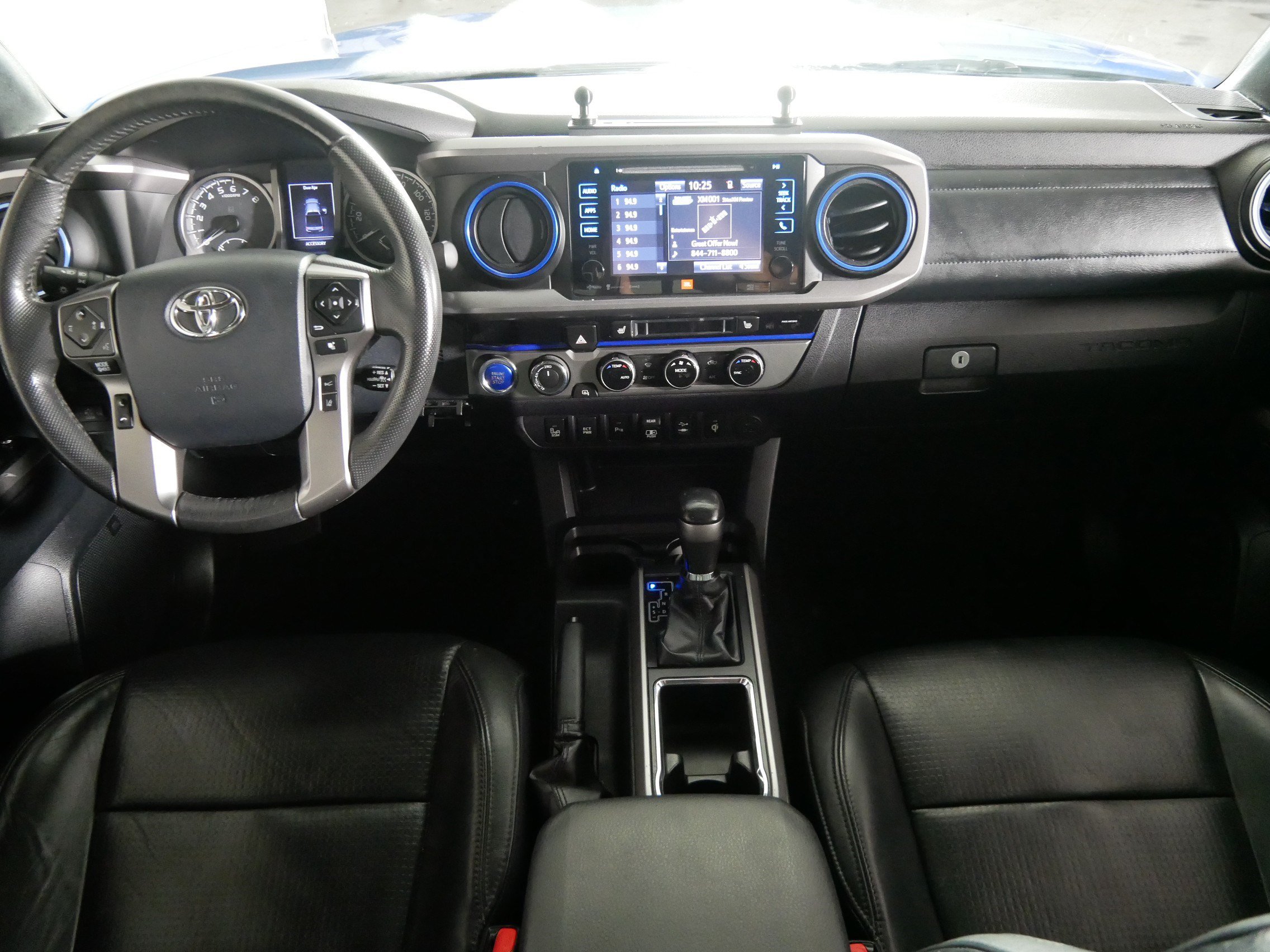 Used 2018 Toyota Tacoma Limited AWD/4WD image 10