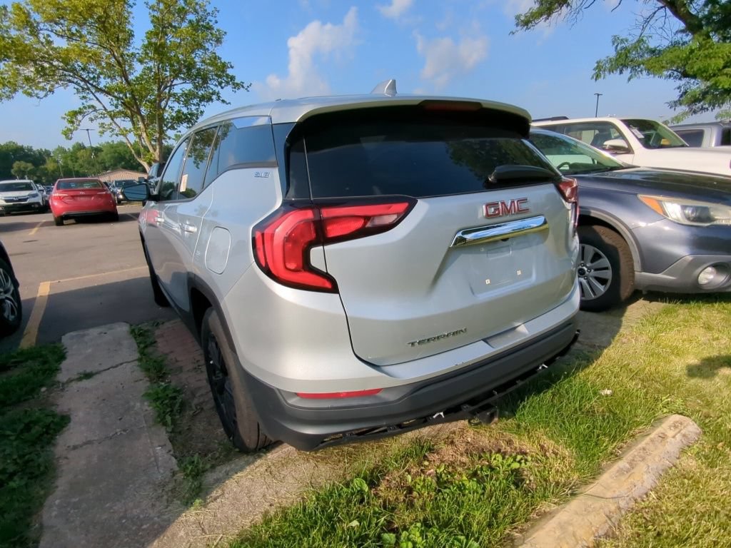 Used 2020 GMC Terrain SLE FWD image 4