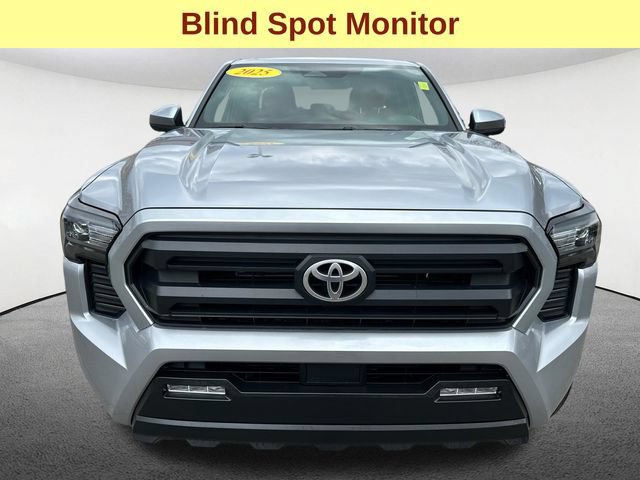 Used 2025 Toyota Tacoma SR5 AWD/4WD image 4