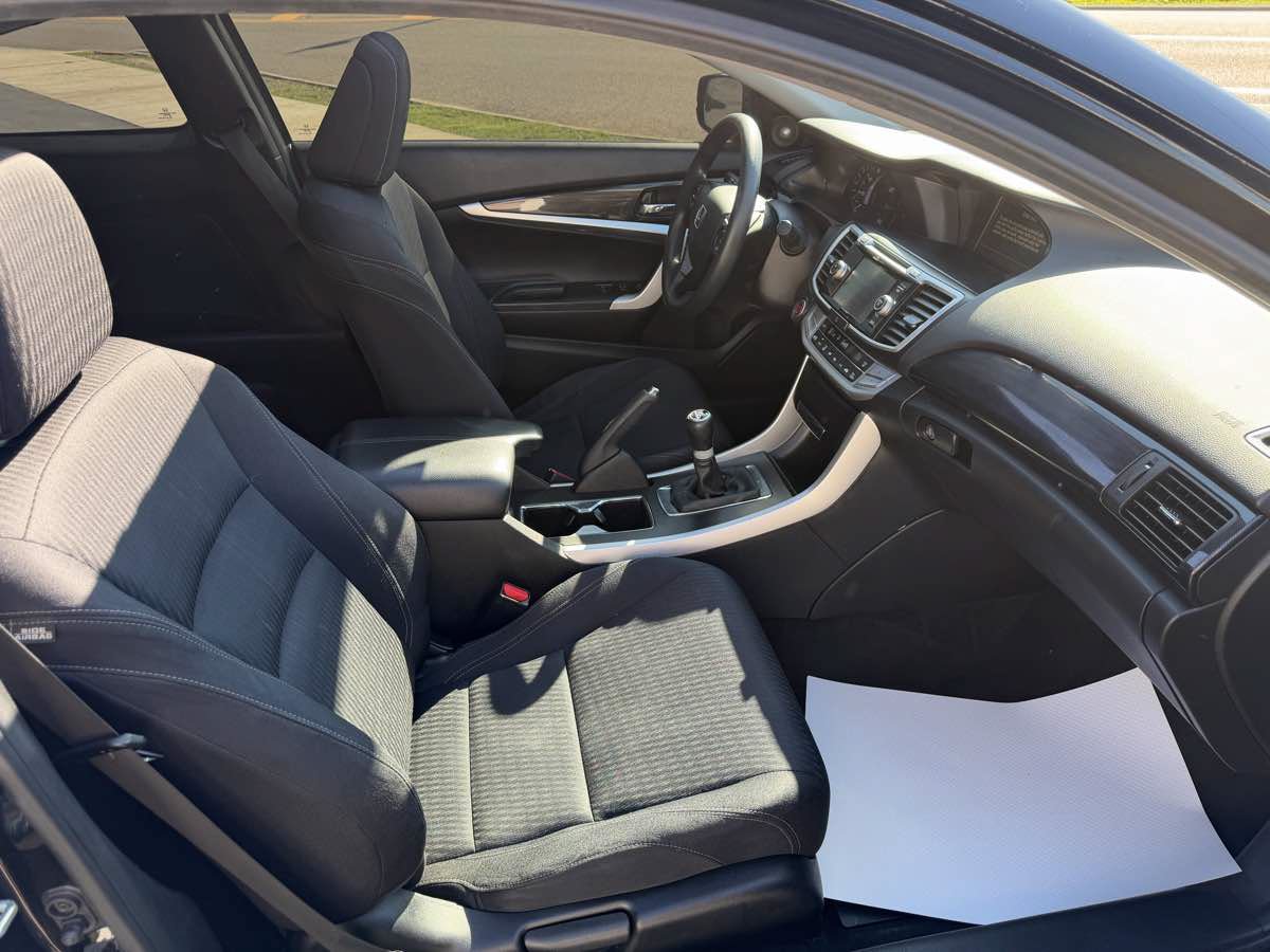 Used 2015 Honda Accord EX image 16