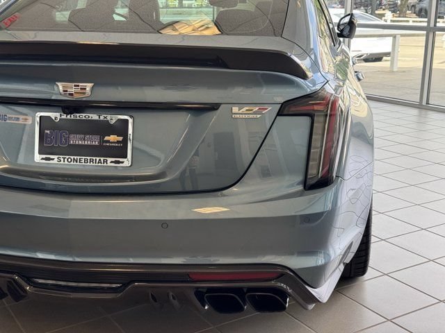 Used 2023 Cadillac CT5 V Blackwing w/ Carbon Fiber Package 2 RWD image 5