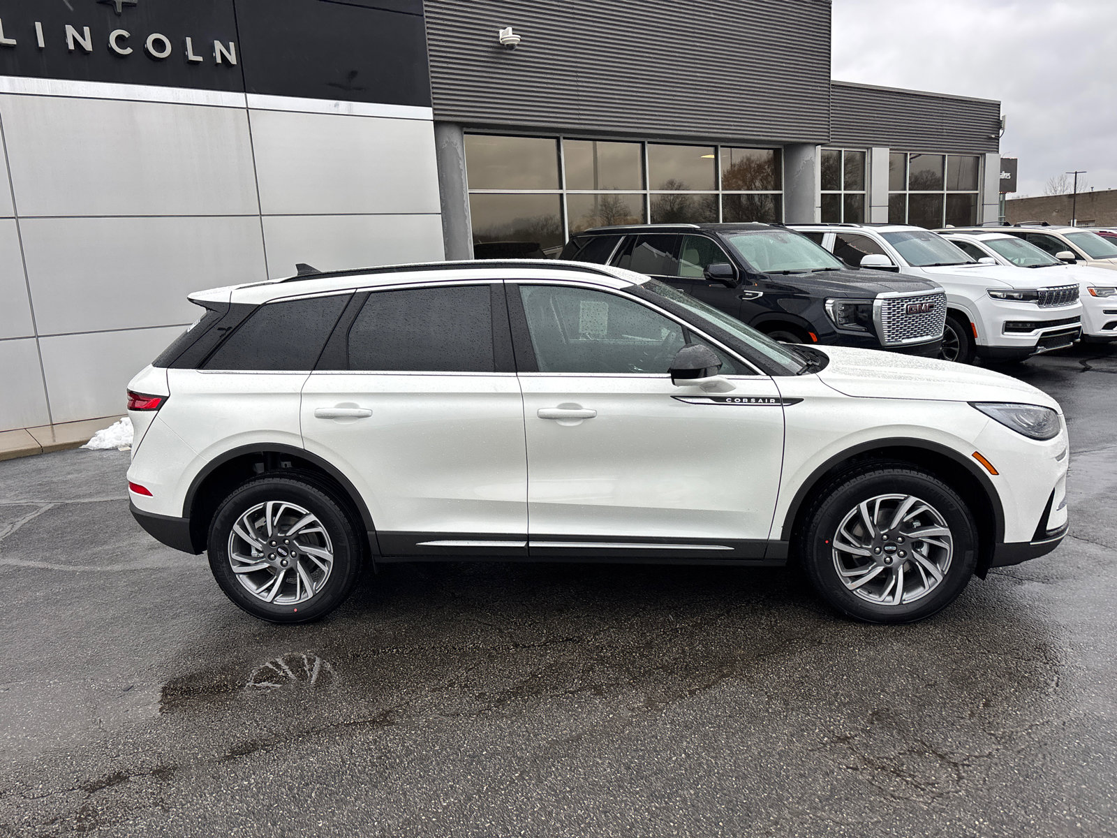 New 2026 Lincoln Corsair Premiere image 8