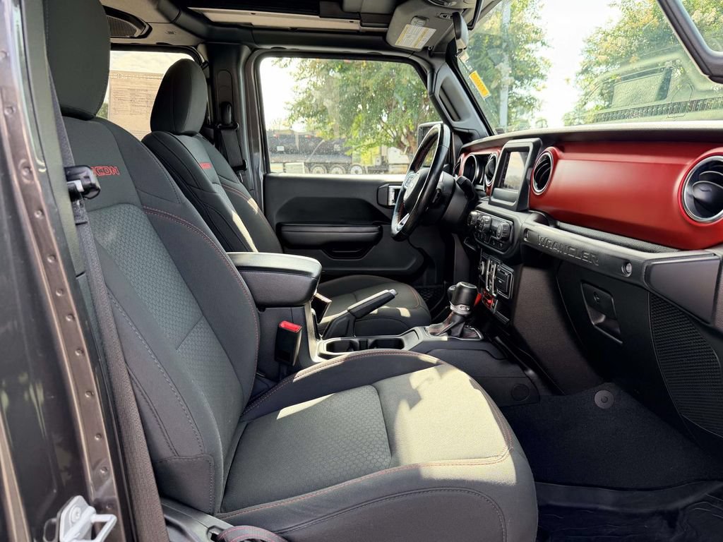 Used 2019 Jeep Wrangler Unlimited Rubicon w/ LED Lighting Group AWD/4WD image 9