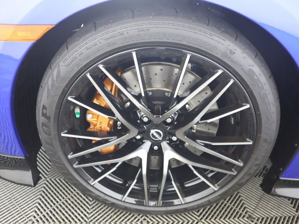 Used 2024 Nissan GT-R Premium w/ Floor Mat Package image 33