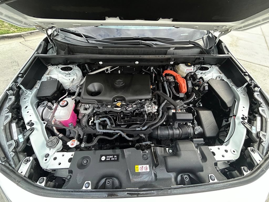 Used 2025 Toyota RAV4 XLE AWD/4WD image 34