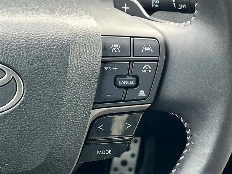 Used 2025 Toyota Camry SE image 21