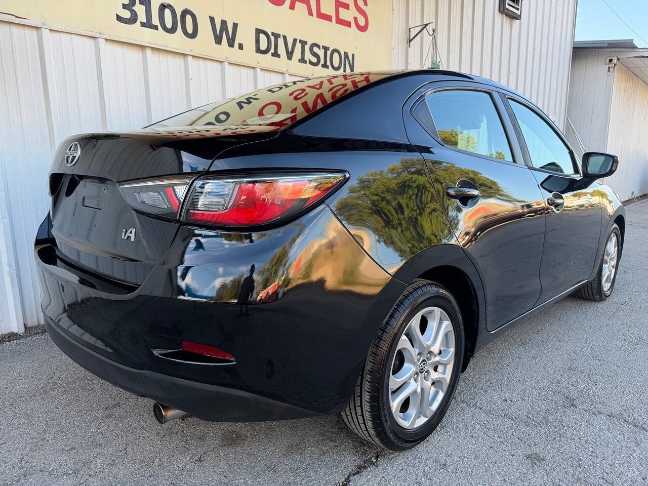 Used 2016 Scion iA FWD image 5