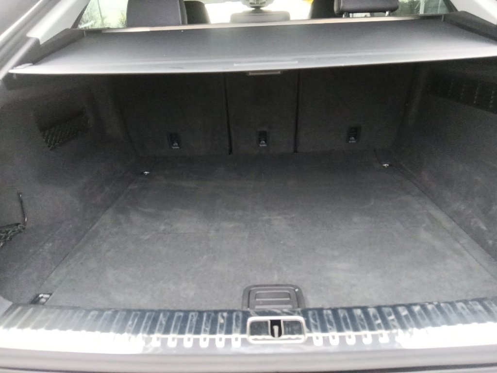 Used 2023 Audi Q8 Premium image 33