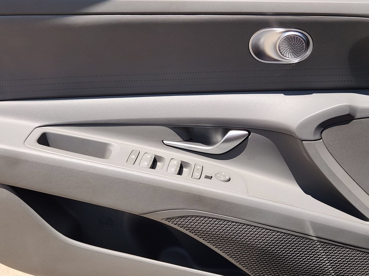 Certified 2025 Hyundai Elantra SE FWD image 21