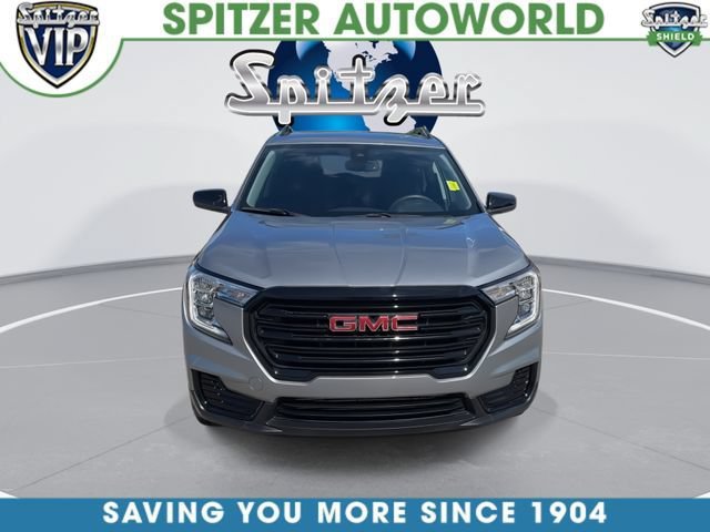 Used 2023 GMC Terrain SLE w/ Elevation Edition FWD image 3