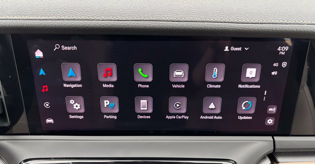 Certified 2025 Porsche Panamera 4 AWD/4WD image 24
