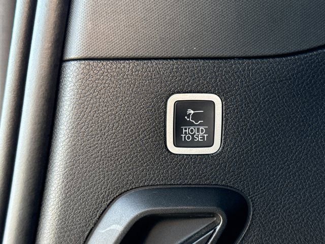 Used 2024 Jeep Wagoneer Series III w/ Premium Group I image 13