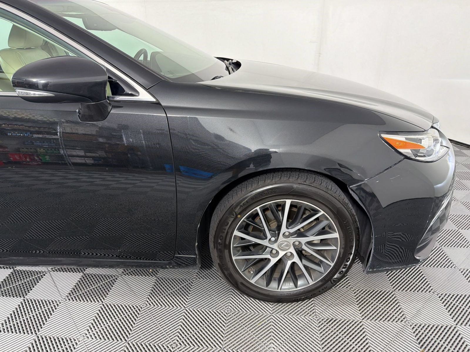 Used 2016 Lexus ES 350 w/ Luxury Package w/Wood Trim FWD image 25