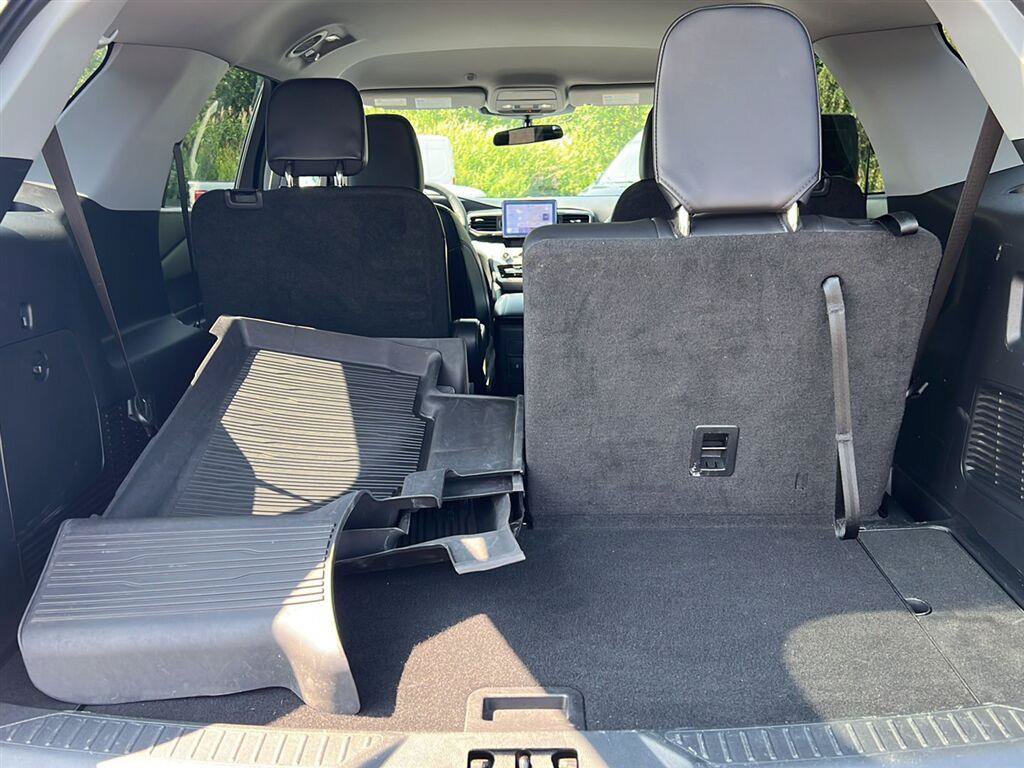 Used 2023 Ford Explorer XLT w/ Equipment Group 202A AWD/4WD image 24