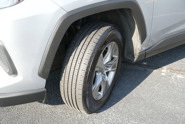 Used 2024 Toyota RAV4 XLE FWD image 12