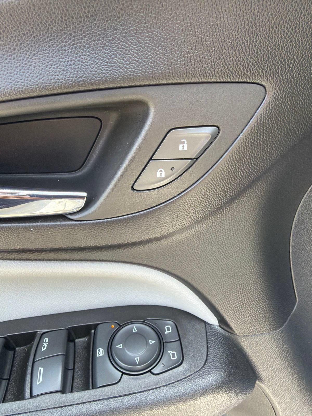 Used 2022 Chevrolet Equinox LT FWD image 10