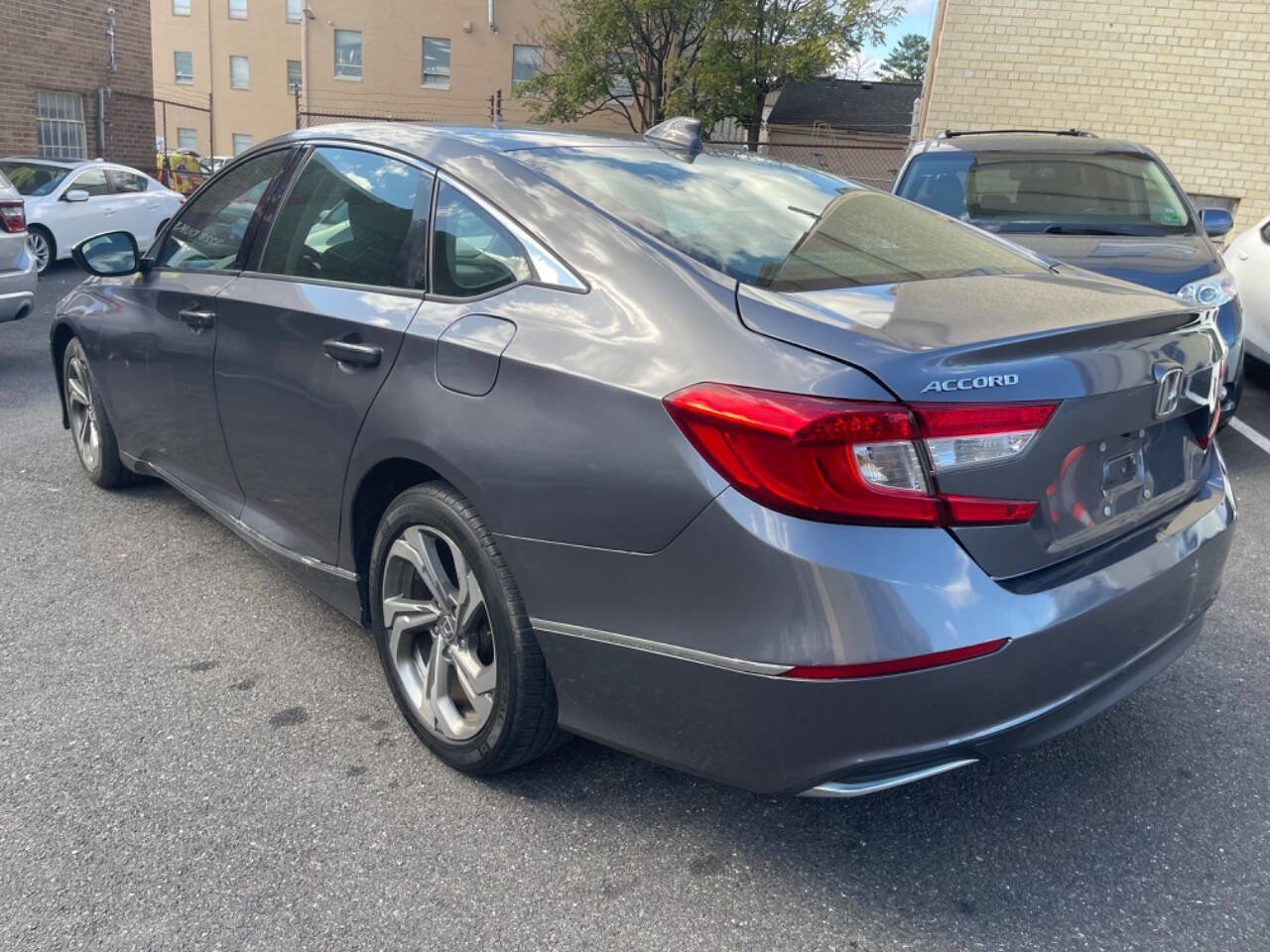 Used 2018 Honda Accord EX image 7