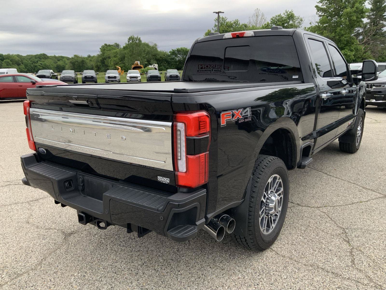 Used 2024 Ford F350 Limited w/ FX4 Off-Road Package AWD/4WD image 15