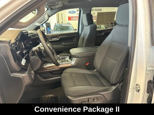 Used 2024 Chevrolet Silverado 1500 LT Trail Boss w/ Convenience Package II AWD/4WD image 4