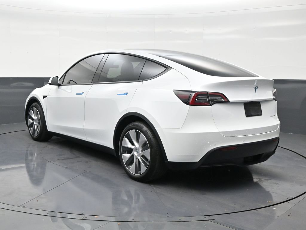 Used 2022 Tesla Model Y Long Range image 3