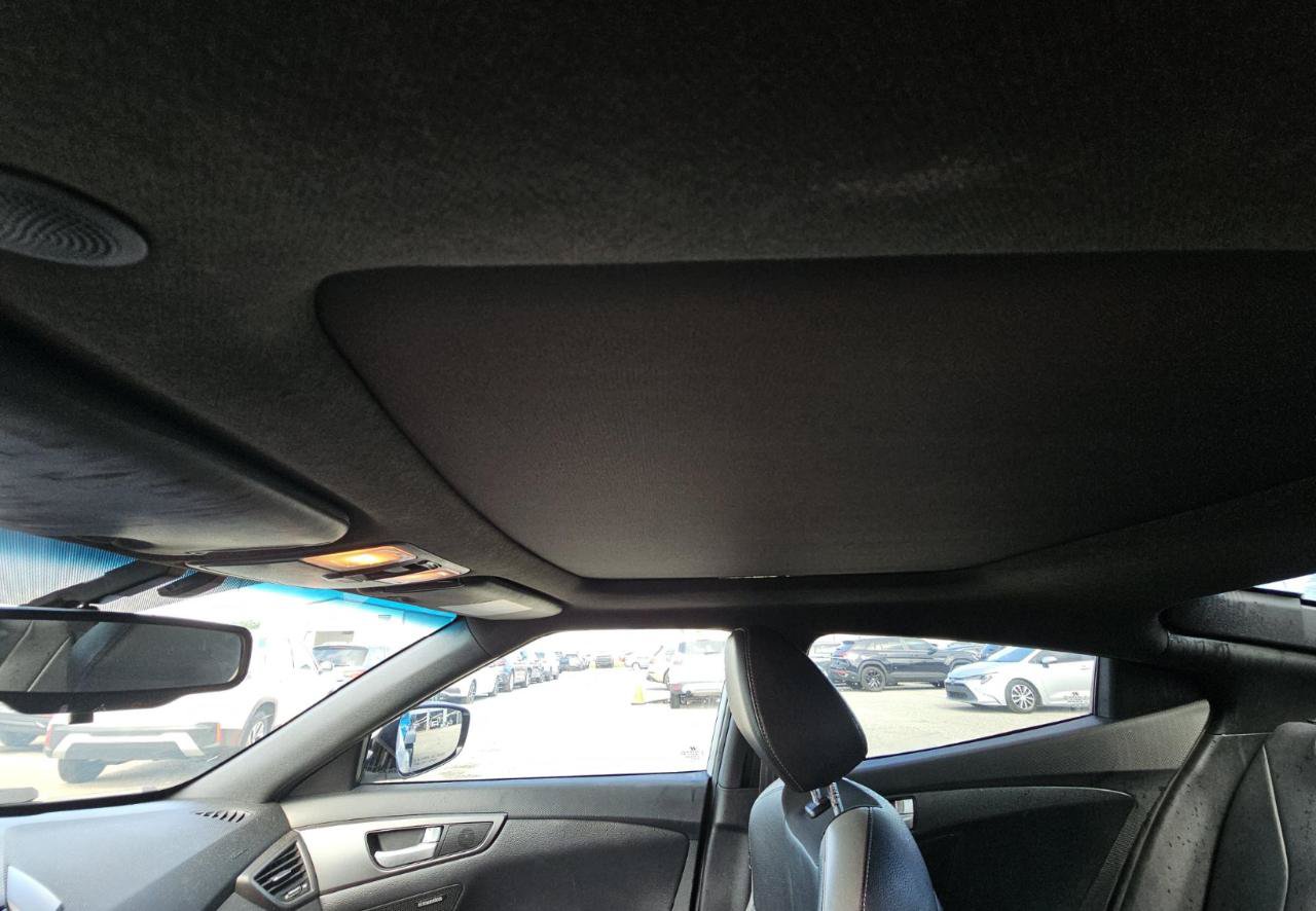 Used 2016 Hyundai Veloster Turbo w/ Option Group 04 FWD image 11