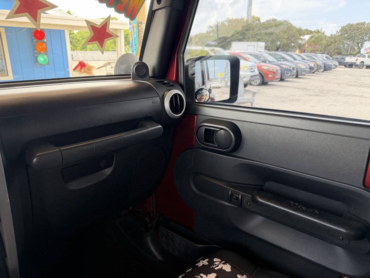 Used 2008 Jeep Wrangler Unlimited Sahara AWD/4WD image 14