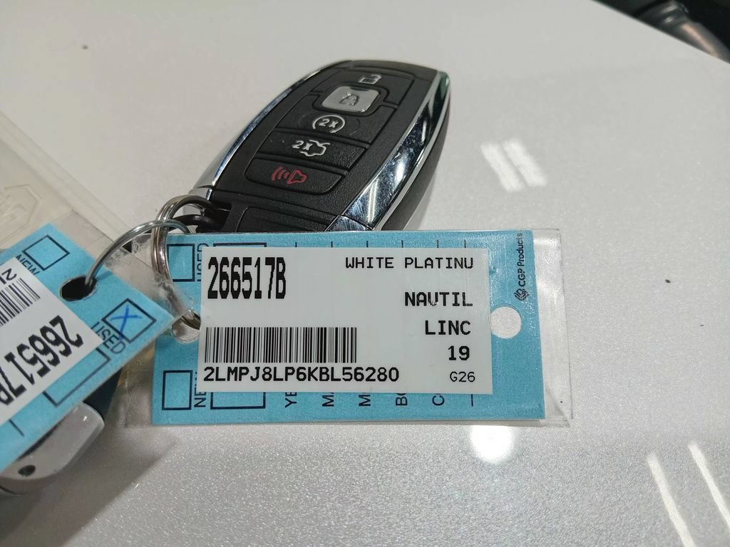 Used 2019 Lincoln Nautilus Reserve AWD/4WD image 26