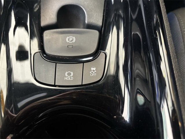 Used 2020 Toyota C-HR XLE image 26