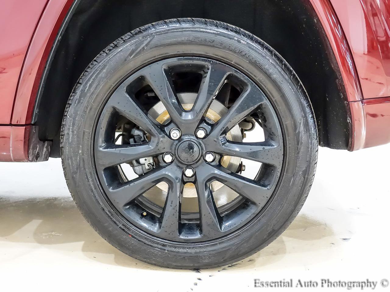 Used 2017 Jeep Grand Cherokee Altitude AWD/4WD image 12