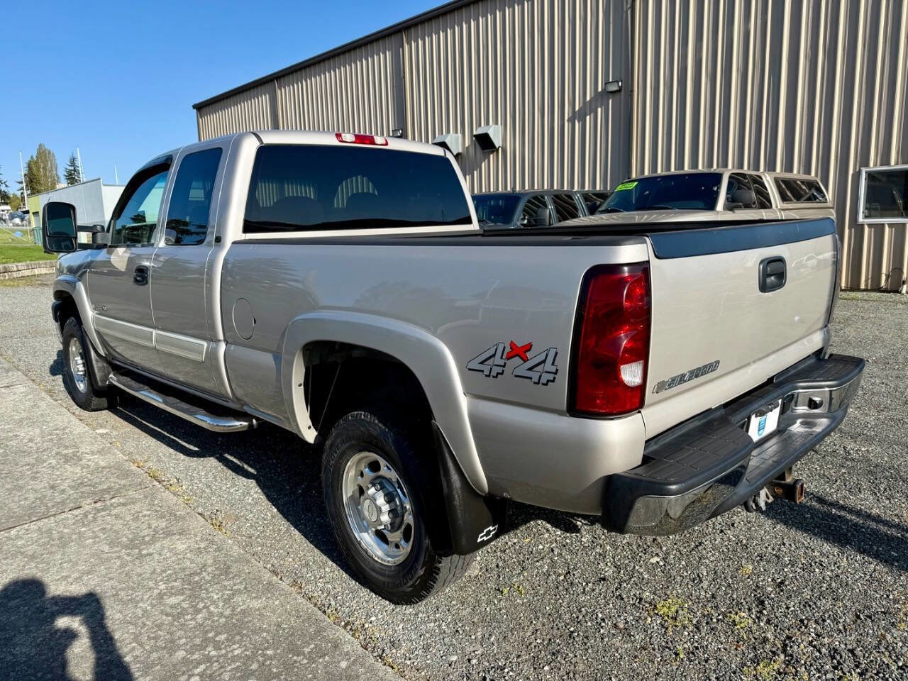 Used 2006 Chevrolet Silverado 2500 LT w/ Skid Plate Package AWD/4WD image 3