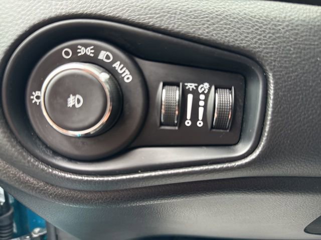 Used 2022 Jeep Renegade Latitude image 17