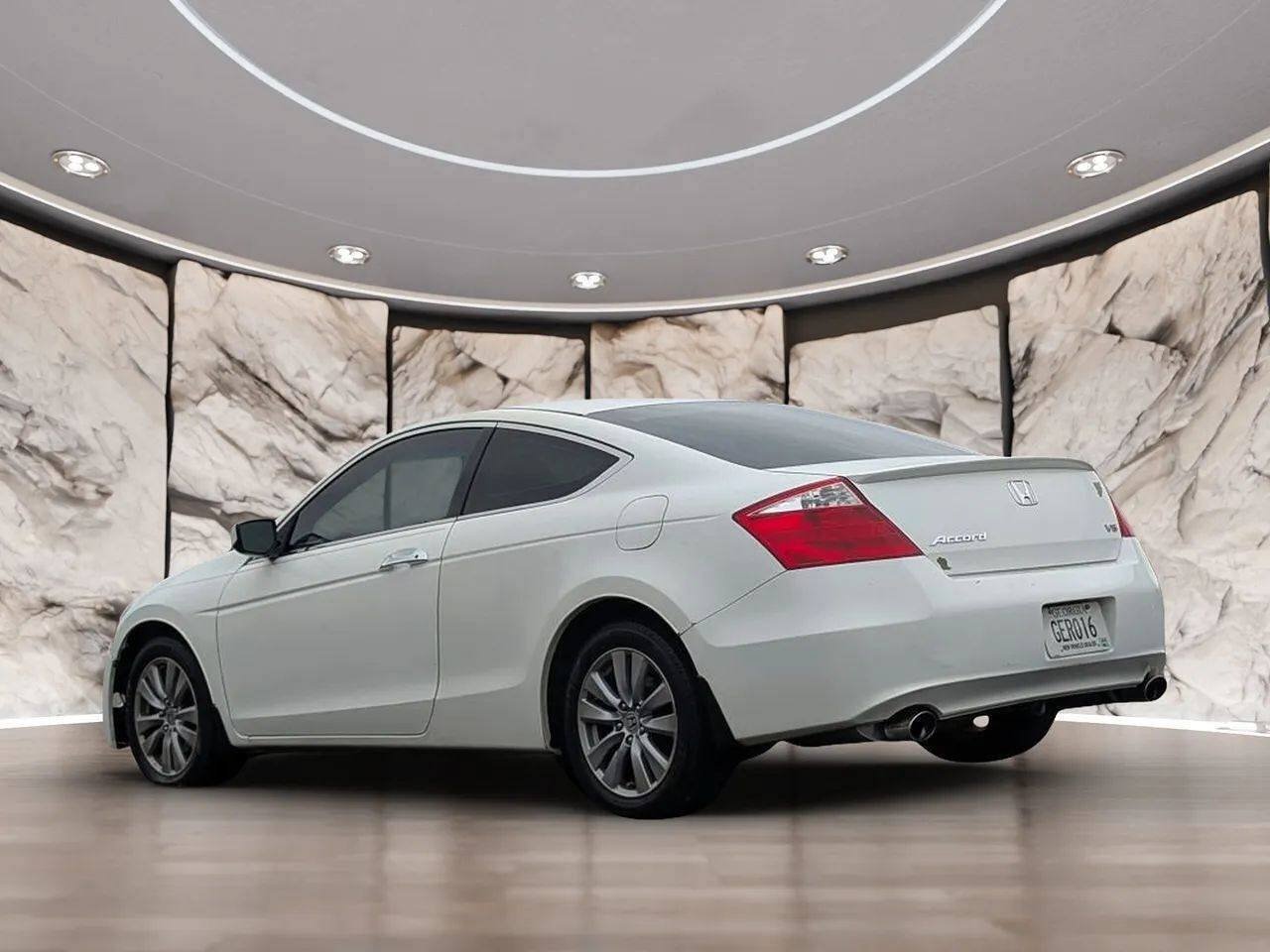 Used 2010 Honda Accord EX-L image 6