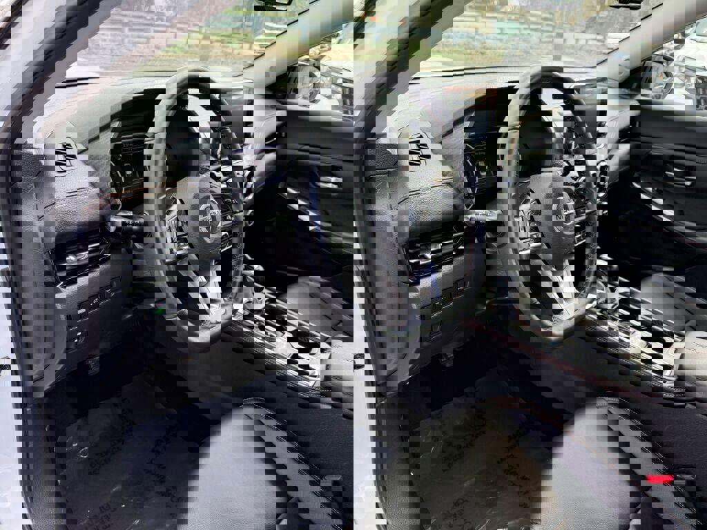 Used 2021 Nissan Sentra SR w/ SR Premium Package image 12