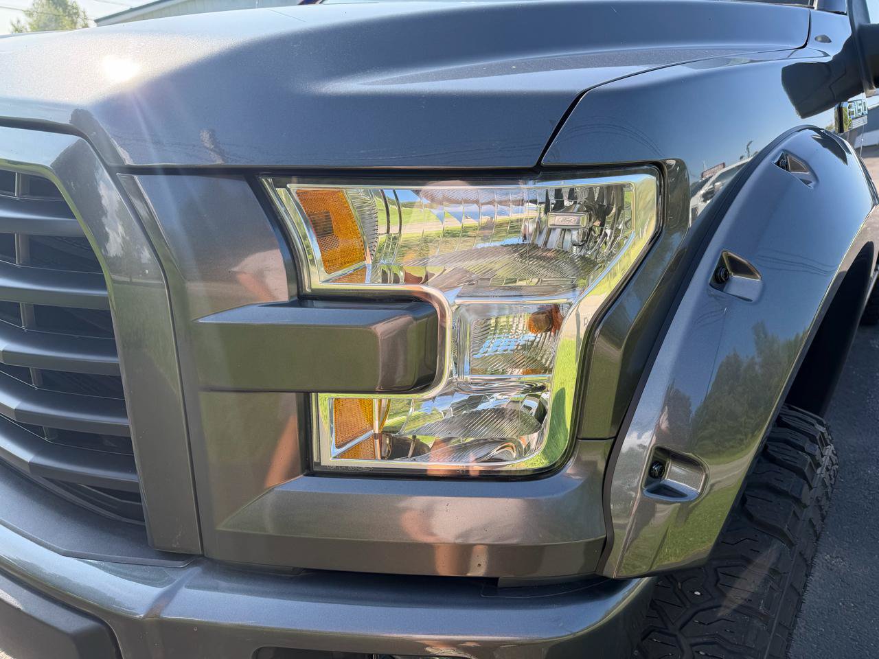 Used 2017 Ford F150 XLT w/ Equipment Group 302A Luxury AWD/4WD image 10