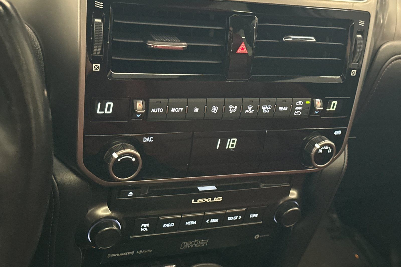 Used 2022 Lexus GX 460 Premium w/ Accessory Package AWD/4WD image 25