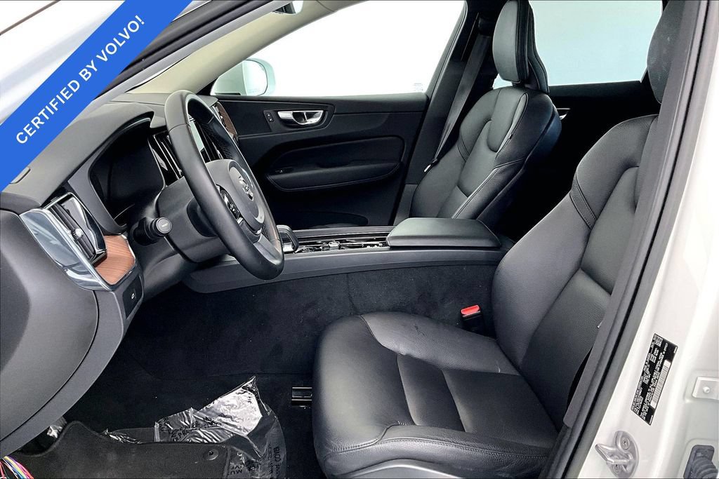Used 2023 Volvo XC60 B5 Plus AWD/4WD image 28