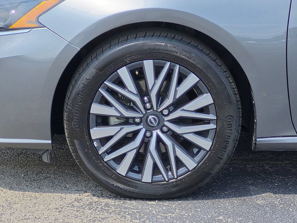Used 2025 Nissan Altima 2.5 SV FWD image 8