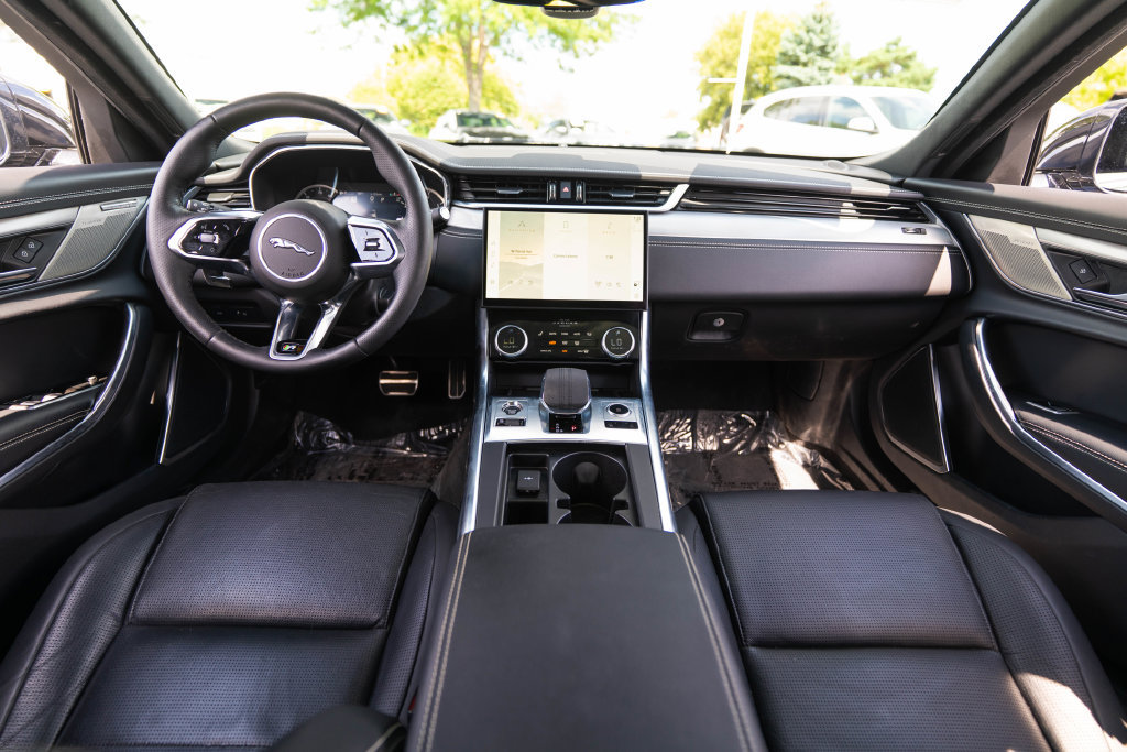 Used 2023 Jaguar XF R-Dynamic SE AWD/4WD image 13