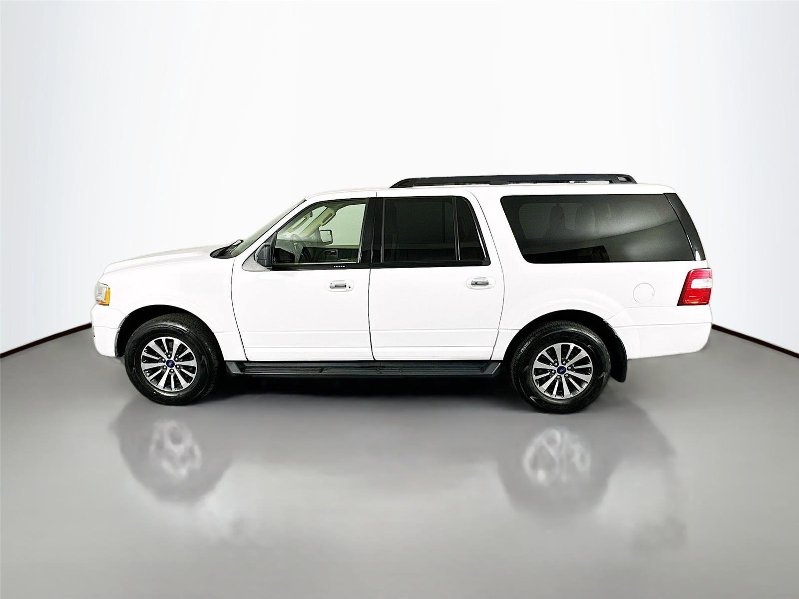 Used 2017 Ford Expedition EL XLT w/ Equipment Group 202A AWD/4WD image 8